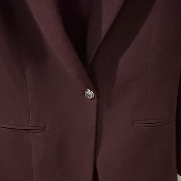 Elegant Burgundy Women's Blazer White House, black market size 6 - Picture 3 of 5